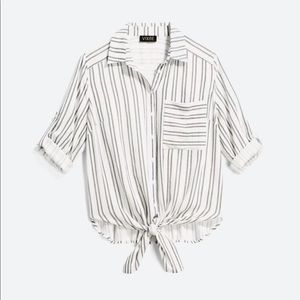 Stitchfix Vixbe tie up top